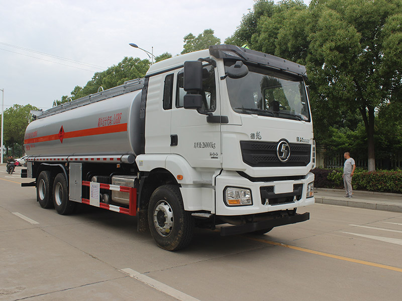 陜汽德龍19.5立方SCS5261GYYSX6運(yùn)油車(chē)